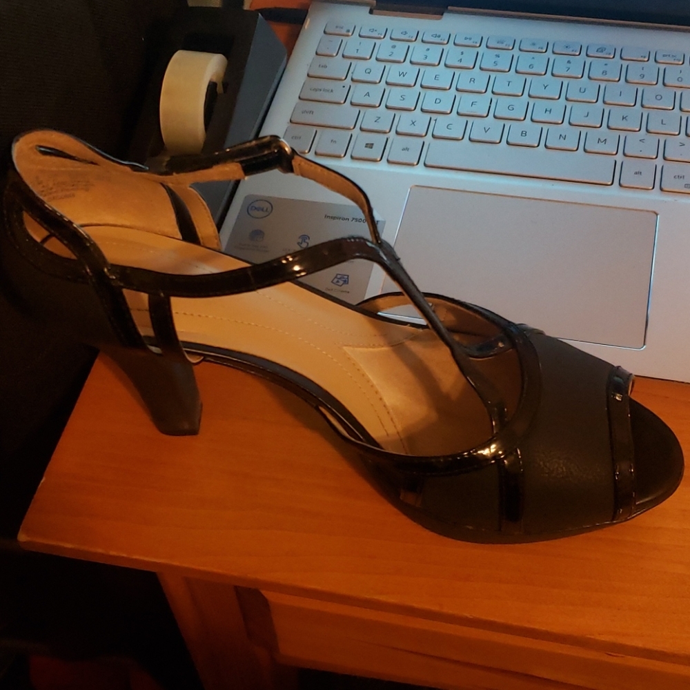 Shoe